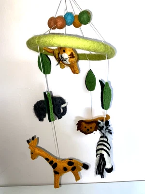 Guirnalda de animales de safari de fieltro para niños zoológico decorativo dormitorio guardería móvil Foto 1 de 4