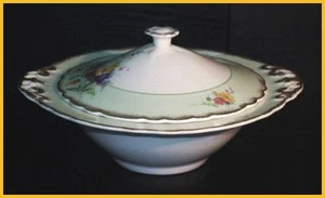 A J Wilkinson Green Christine Round Covered Covered Vegetable Dish - Picture 1 of 1