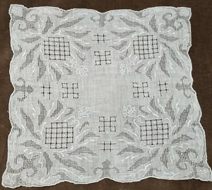 Vintage Linen Dainty Wedding Handkerchief Embroidered with Drawnwork - Exquisite - Picture 1 of 2