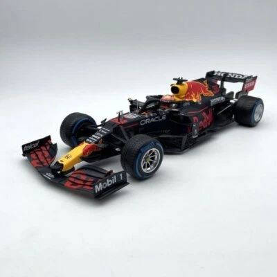 Modellino F1 Minichamps 1/18 Red Bull RB16B Winner Belgian GP 2021 #33 Max Verst - Immagine 1 di 4