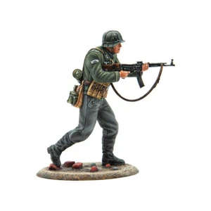 First Legion - LWG032 German Advancing with MP44 - Picture 1 of 3