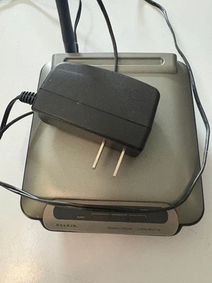 Belkin F5D7230DF4 54 Mbps 4-Port 10/100 Wireless G Router - Image 1 of 3