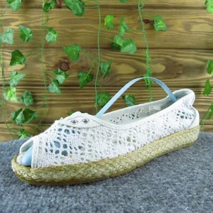 St. John's Bay  Women Flat Shoes White Fabric Slip On Size 8 Medium - Picture 1 of 9