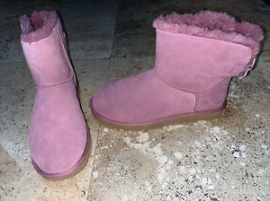 Las mejores ofertas en UGG Australia Mini Bailey Bow Rosa Botas para  Mujeres | eBay