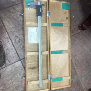 Mitutoyo CD-24 Digimatic 24" Digital Caliper 500-506 with Case - Picture 1 of 5