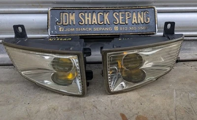 97-01 USDM OEM Infiniti QX4 R50 FRONT FOG LAMP - Image 1 of 4