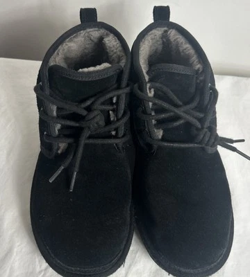 Ugg Neumel Chukka 靴子 8 码 — 第 1/4 张图片