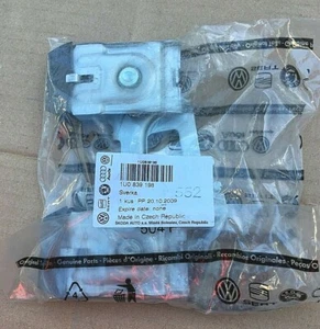 Skoda RH Rear Window Regulator Clamp - 1U0839198 **Genuine New VW Group Part** - Picture 1 of 4