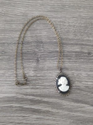 Antique Victorian Cameo Pendant Necklace - Image 1 of 4