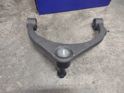 Brazo de control superior lado pasajero Ram 1500 NAPA (2022) Foto 1 de 4