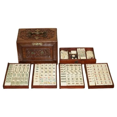 FOUR PERSON MAHJONG SUITE CIRCA 1920'S CHINESE EXPORT PERIOD HAND CARVED CASE - Image 1 of 4