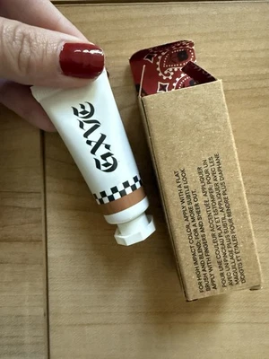 Zapatos de rebote de sombra de ojos GXVE Paint It Up de larga duración Mousse Foto 1 de 4