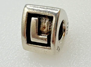 Pandora Momentos Alfabeto Letra L Plata de Ley Dije - Imagen 1 de 6