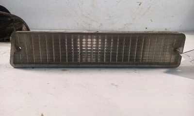 81-84 Oldsmobile Cutlass Driver 角落公园灯公园灯转向信号 2 门 — 第 1/4 张图片