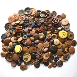 Mixed Lot Vintage Buttons Mostly Brown Vegetable Ivory Some Other Materials - Picture 1 of 9