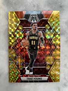 2022-23 Panini Mosaic Trae Young Reactive Yellow Gold Prizm #8 Atlanta Hawks