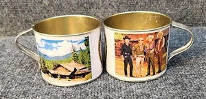 Juego De Colección De 2 Tazas De Litografía De Lata Bonanza Ranch Años 70 Ponderosa (En Muy Buen Estado) - Imagen 1 de 6