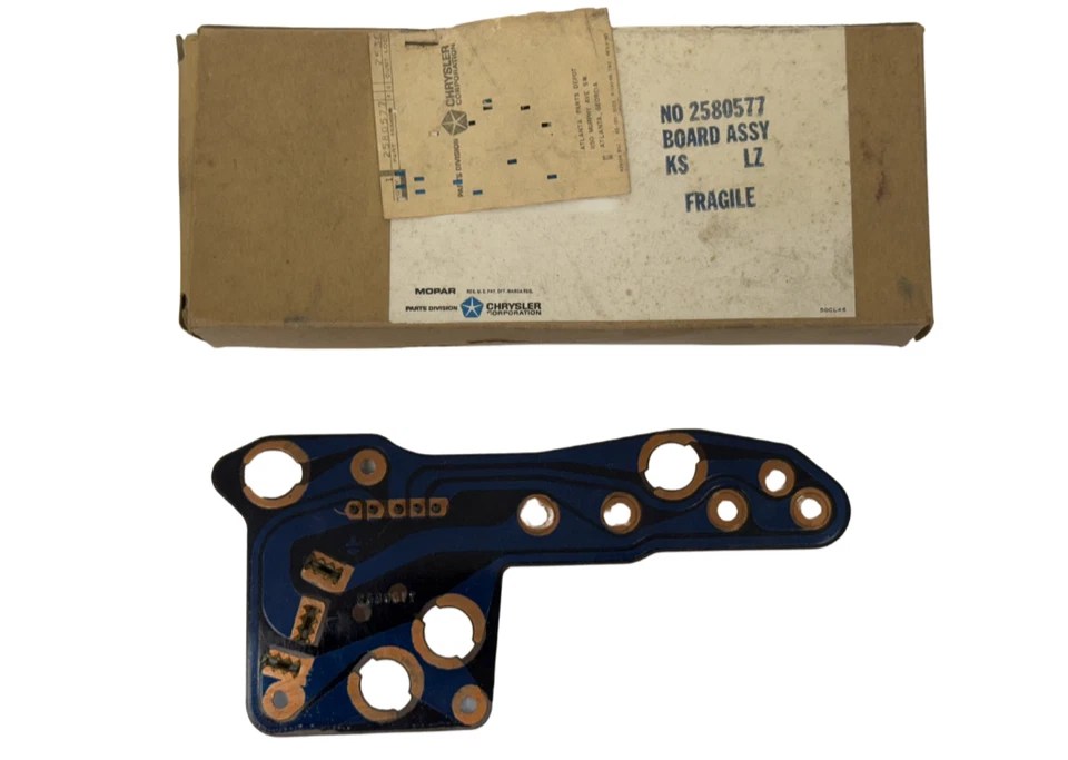 Placa de circuito de instrumento izquierda Plymouth Satellite Belvedere 1966-1967 2580577 Nuevo de Lote Antiguo Foto 1 de 4