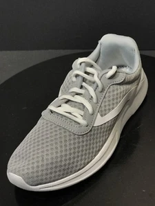 NEW ATHLETIC MESH TRAINER ATHLETIC WOMEN SNEAKERS GREY/WHITE SIZE US 6 /EUR 37 - Picture 1 of 9