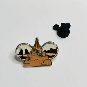 Disney Big Thunder Mountain Character Ear Hat Mystery Pin Series 2 WDW DLR 2013 - Picture 1 of 2
