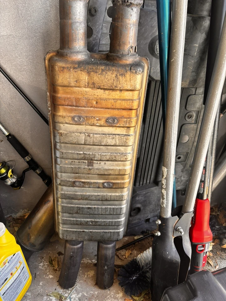 Резонатор 2020 Ford Mustang GT - Изображение 1 из 1