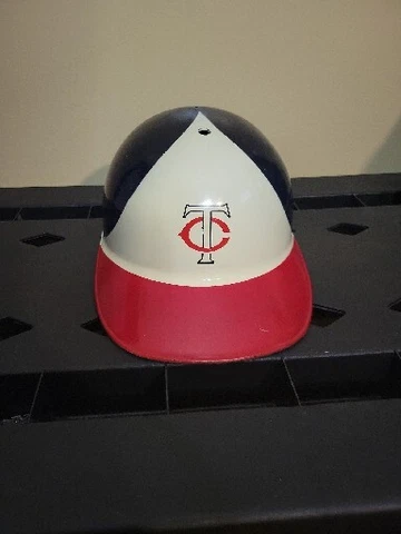 Minnesota Twins Vintage Batting Helmet Plastic Adjustable 1969 Laich MLB Cover