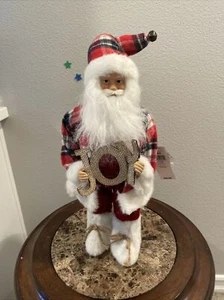 Holiday Lane Cuadros Vestido Santa con Signo de Alegría Figura 18 pulgadas - Imagen 1 de 5