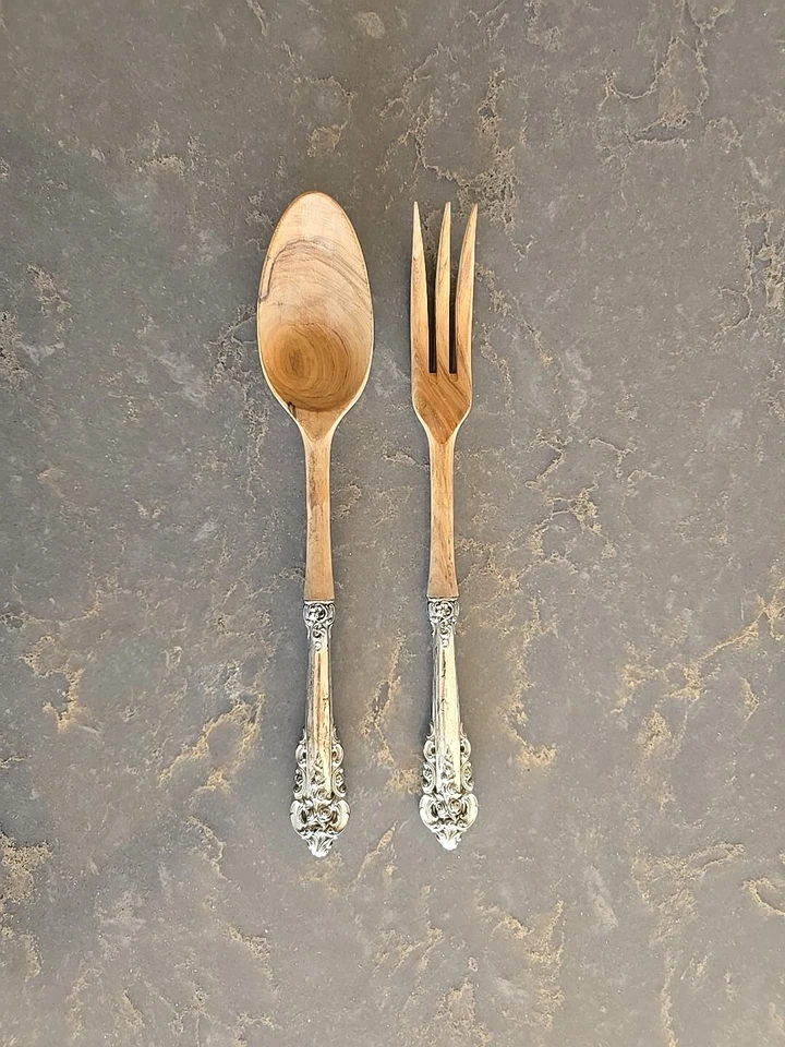 Tenedor y cuchara para servir ensalada de madera y plata esterlina barroca Wallace Grande  Foto 1 de 4