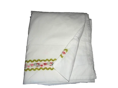 PINE CONO HILL RIC RAC CINTA FLORAL BORDADA (1) SÁBANA PLANA REINA 90X102 Foto 1 de 4