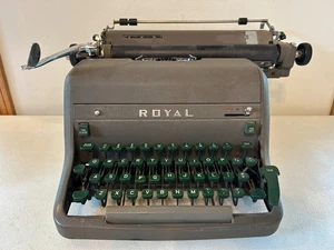 Vintage RARE Royal Manual Heavy Duty Typewriter Touch Control Z-8287 Brown - Picture 1 of 24