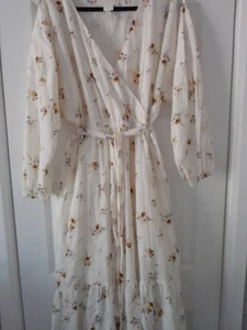 H&Ml Wildflower Wrapi Maxi Dress Size L . New Without Tags - Picture 1 of 3