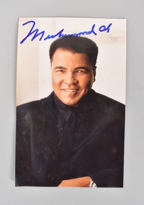 Muhammad Ali Signed 3.5" x 5.5" inch Autographed Photograph Portrait Card - Image 1 of 2