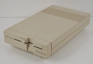 Vintage Commodore 1571 5-1/4" 5 1/4" Floppy Disk Drive TESTED WORKING See Video! - Zdjęcie 1 z 7