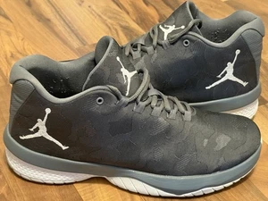 Nike Herren Air Jordan B. Fly 881444-004 grau Schnürschuhe Sneaker Schuhe Größe 10 gebraucht, in einwandfreiem Zustand - Bild 1 von 9