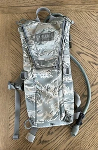 Camelbak Maximum Gear Cordura Hydratationspaket Thermobak 3L Digital Camouflage Militär - Bild 1 von 5