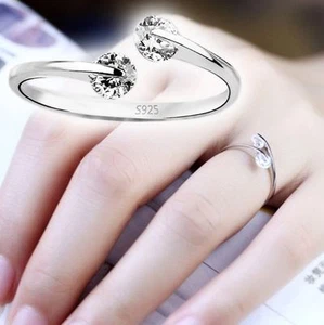 Para mujeres: anillo de compromiso talla ajustable con gema de cristal de diamante enchapado en oro blanco - Imagen 1 de 3