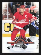 1997-98 Leaf #4 Steve Yzerman! *PWE*