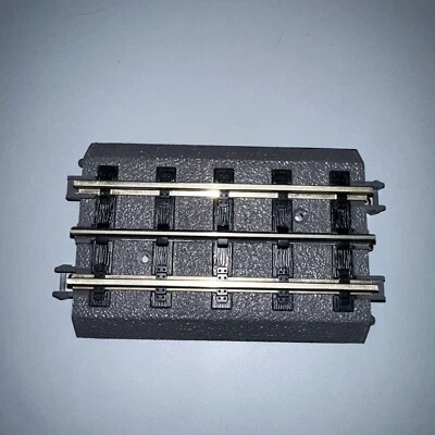 MTH REALTRAX 4.25 INCH STRAIGHT  RAIL 40-1017 - Image 1 of 3