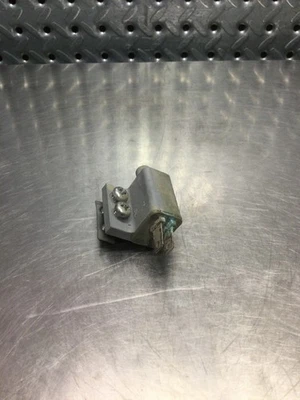 INTERRUPTOR LÁMPARA FRENO KUBOTA RTV 1100CWX K7561-62250 K2581-62260 03714-50520 t404 Foto 1 de 4