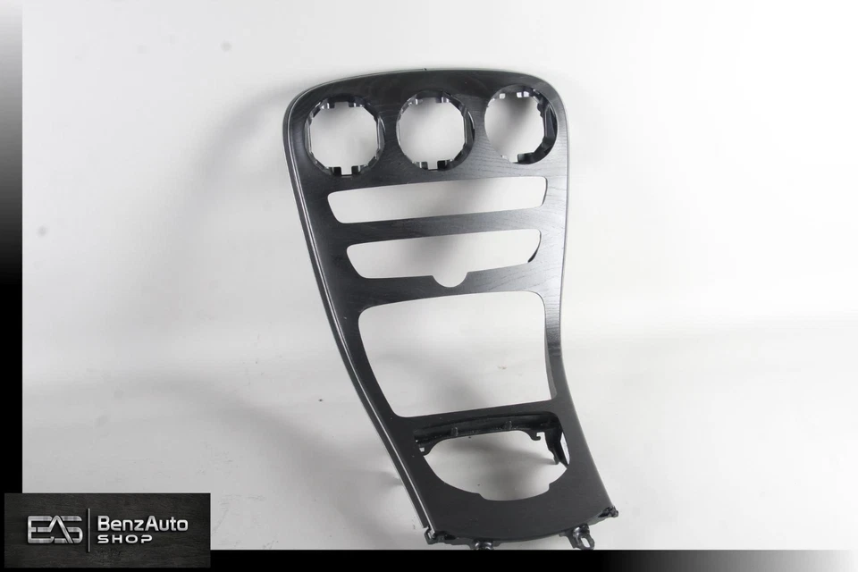 Оригинальная отделочная панель центральной приборной панели Mercedes W205 C63 C63S AMG 15–23 годов выпуска из пепельного дерева - Изображение 1 из 4