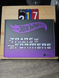 Hot Wheels RLC exclusive Nemesis Prime - Picture 1 of 6