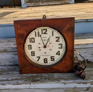VTG Hamilton Sangamo Synchronous Motor Clock Style S-1201 USA Square Wall Works - Picture 1 of 20