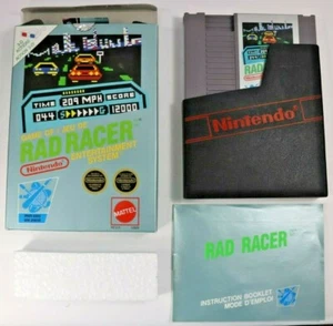 Nintendo RAD RACER NES Completo RARO Juego Canadiense y Caja Sin Perforar ¡Pestaña Colgante! D2 - Imagen 1 de 12