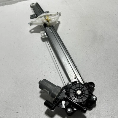 REGULADOR Y MOTOR VENTANA PUERTA LADO CONDUCTOR TRASERO IZQUIERDO HONDA OEM PASSPORT 2019-2023 Foto 1 de 4