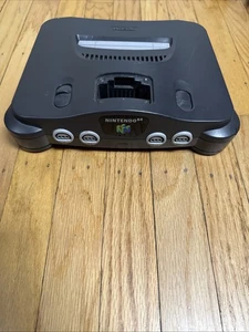 Vintage Nintendo 64 N64 System Spielkonsole Original-Zubehör-Hersteller AV-Strom funktioniert ohne Kabel oder Jumper - Bild 1 von 18