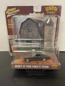 Johnny Lightning Diorama Barn Finds 1968 Ford Mustang 1:64 Scale Diecast Car - Picture 1 of 8