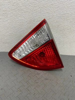 2007 to 2012 Hyundai Veracruz Right Passenger RH Inner Tail Light OEM C0271 DG1 - Image 1 of 4