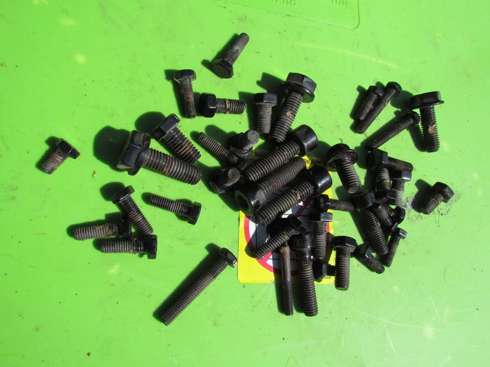 Lote de pernos de motor negros varios para Moto Guzzi V 1000 V1000 Convert I # VG Foto 1 de 1