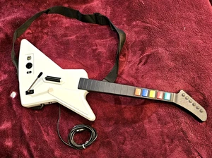 RedOctane X-Plorer Guitar Hero Xbox 360 Controller Wired Fender Shoulder Strap - Picture 1 of 11