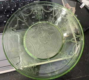 Green Cameo 7" Salad Bowl - Picture 1 of 3